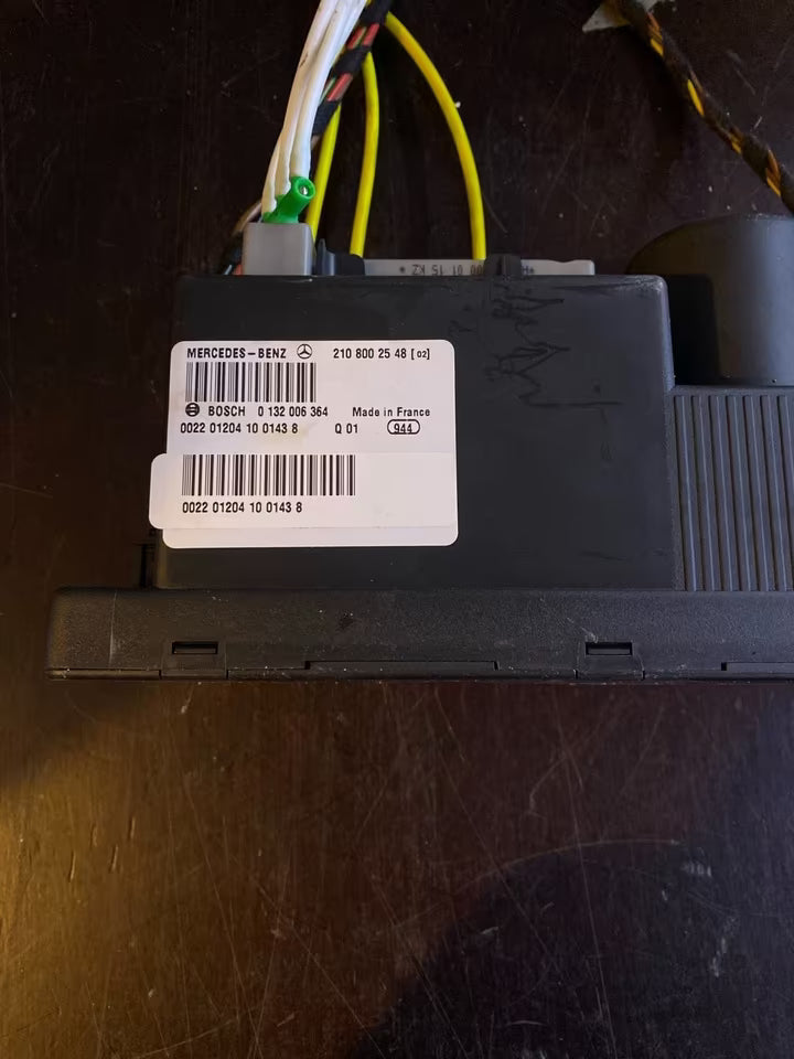 Mercedes W210 Original Zentralverriegelungspumpe A 2108002548