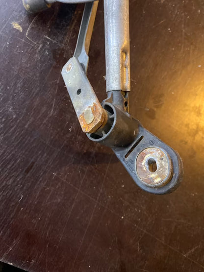 Renault Clio III Wischergestänge mit Motor 7701061590