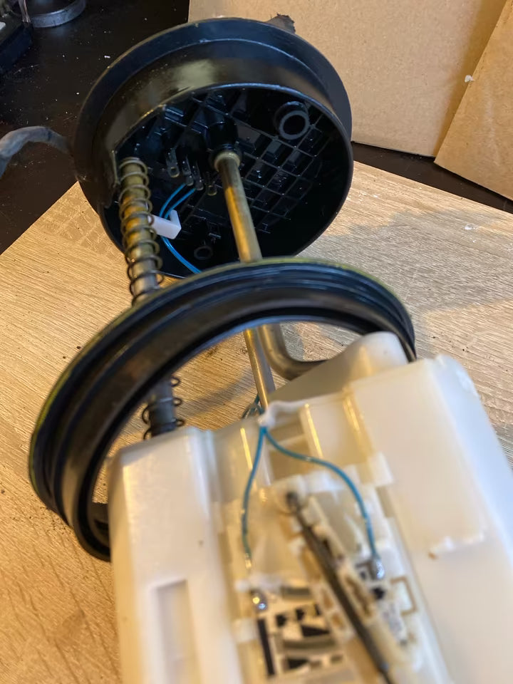 Mercedes W901 Kraftstoffgeber VDO 9015421317 95-00