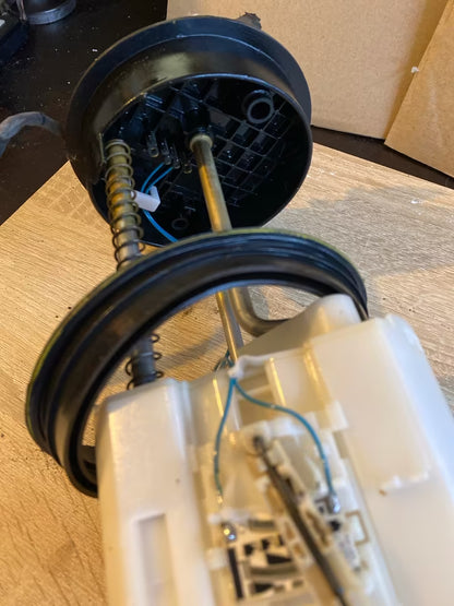 Mercedes W901 Kraftstoffgeber VDO 9015421317 95-00