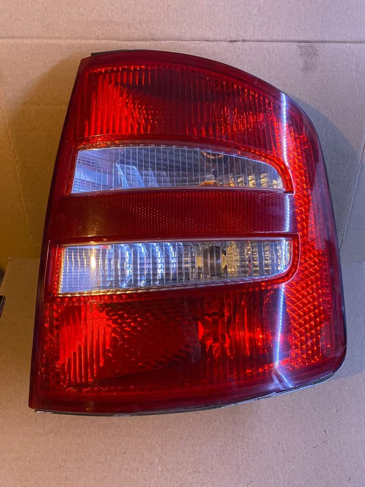 Skoda Fabia Rücklicht Rechts 086651902R