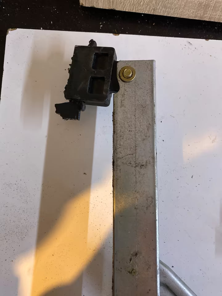 Toyota Yaris P1 Fensterheber Links vorne 0130822019