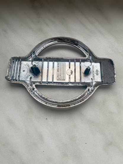 Nissan Primera P11 Emblen 628909F500