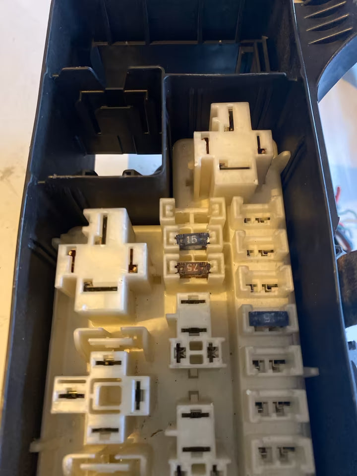 Toyota Previa Sicherungskasten 2000-2006