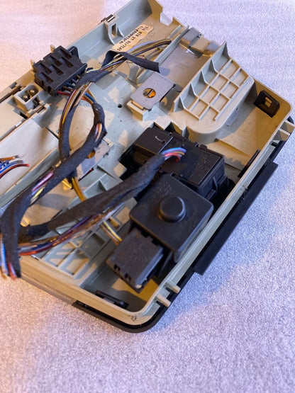 Mercedes W210 Innenraumleuchte mit schiebedachschalter 2108282901