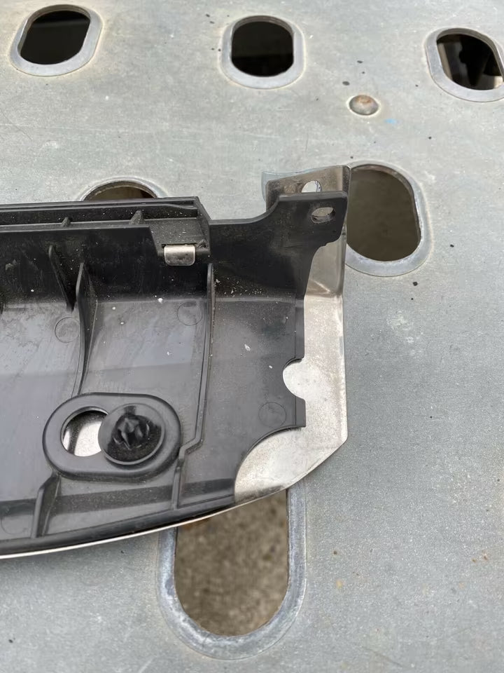 Mercedes W203 Ladekante A2036901887