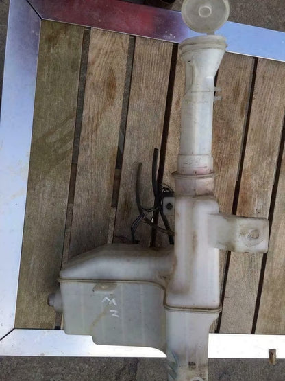 Mazda Premacy Wischwasserbehälter mit Pumpen