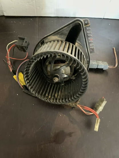 Mercedes W901-W902 Gebläsemotor 8EW351304021