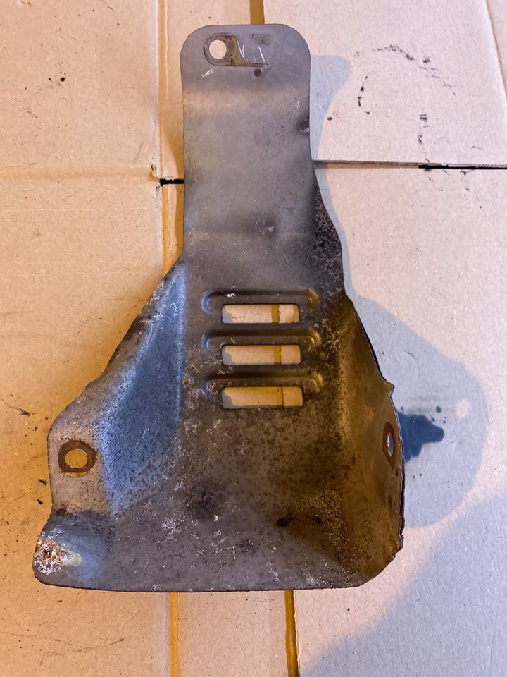 Toyota Corolla Katabdeckung am Motor