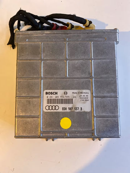 Audi A4 B5 Motosteuergerät 0261203554 / 8D0907557B