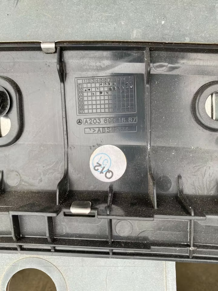 Mercedes W203 Ladekante A2036901887